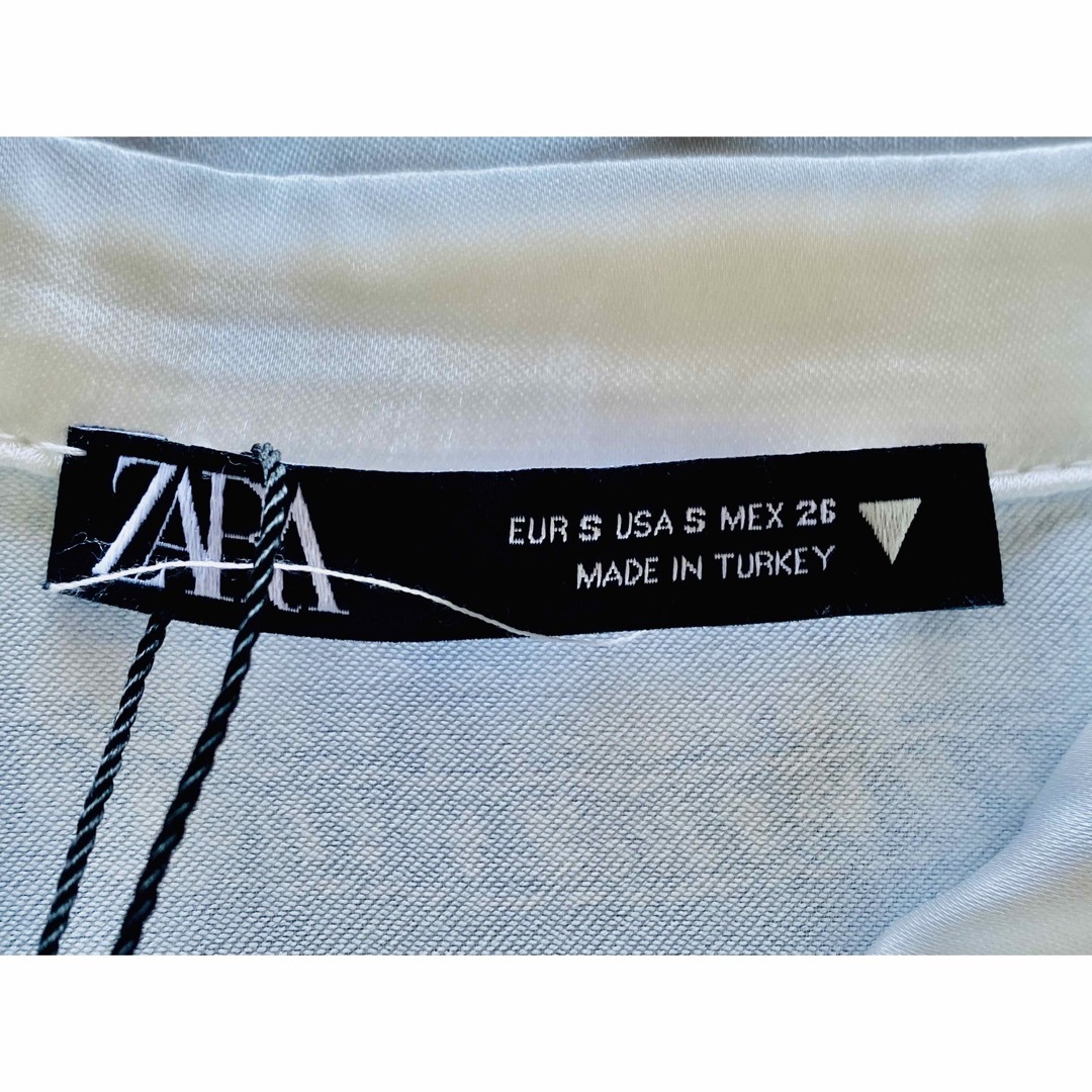 ZARA(ザラ)の新品(試着のみ)【ZARA】デニムトロンプルイユ ノースリーブサテンシャツ レディースのトップス(シャツ/ブラウス(半袖/袖なし))の商品写真