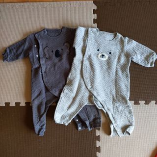 ユニクロ(UNIQLO)のユニクロ　長袖　キルト　カバーオール(ロンパース)