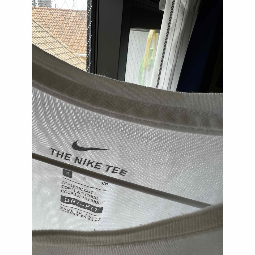 NIKE(ナイキ)のNIKE ドライフィットTシャツ（白） メンズのトップス(Tシャツ/カットソー(半袖/袖なし))の商品写真