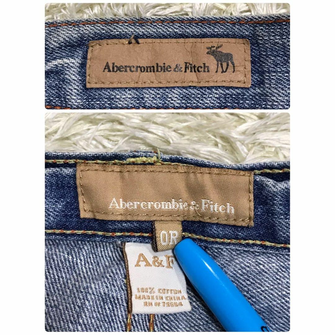 Abercrombie&Fitch(アバクロンビーアンドフィッチ)の【花柄入り】アバクロンビー＆フィッチ　フレアダメージジーンズ　K537 レディースのパンツ(デニム/ジーンズ)の商品写真