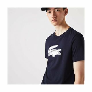 ラコステ(LACOSTE)の【ダークネイビー】コットンブレンドウルトラドライロゴプリントTシャツ(その他)