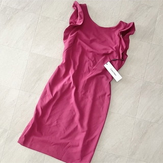 カルバンクライン(Calvin Klein)の新品 タグ付き カルバンクライン　フリル ワンピース ピンク(ひざ丈ワンピース)
