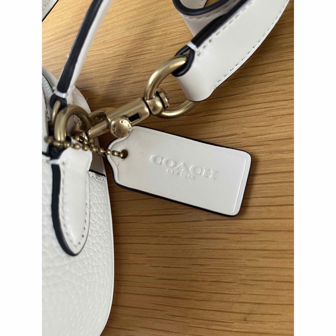 【新品未使用】COACHショルダーバッグ カメラバッグ レザーホワイト