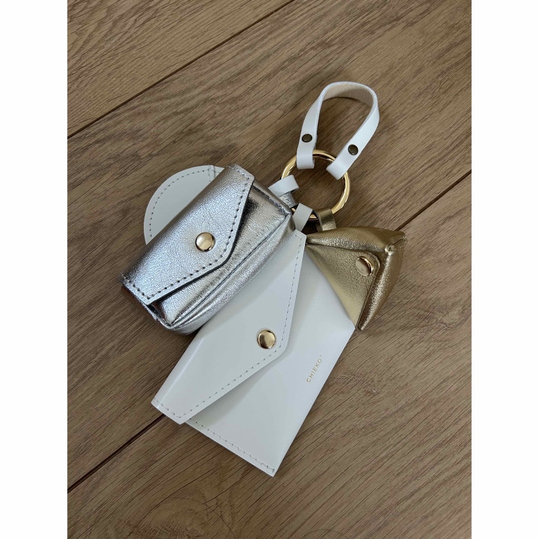 chieko+ チエコプラス mini bag charm White | www.causus.be