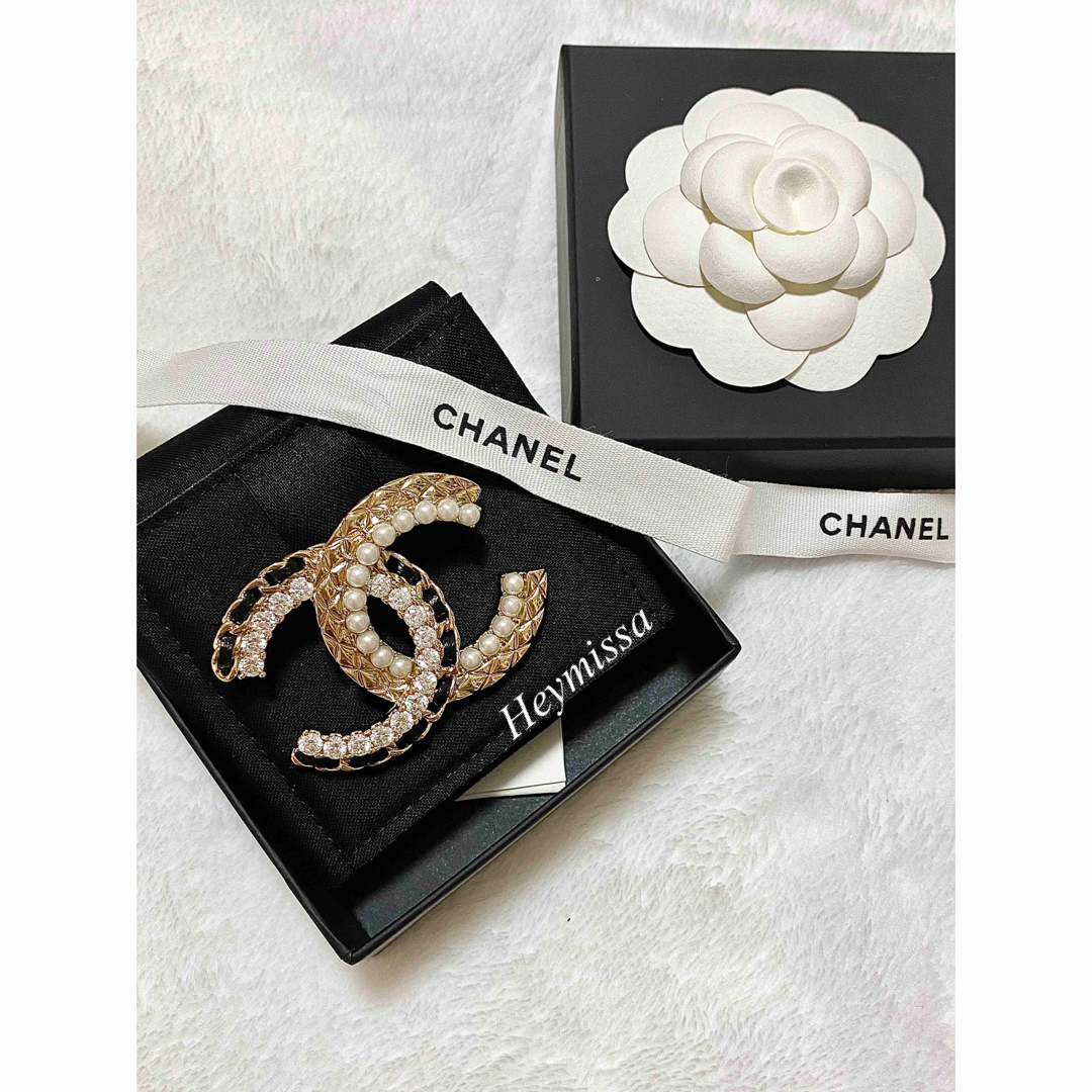 CHANEL(シャネル)のCHANEL  ココマーク　ブローチ  レディースのアクセサリー(ブローチ/コサージュ)の商品写真