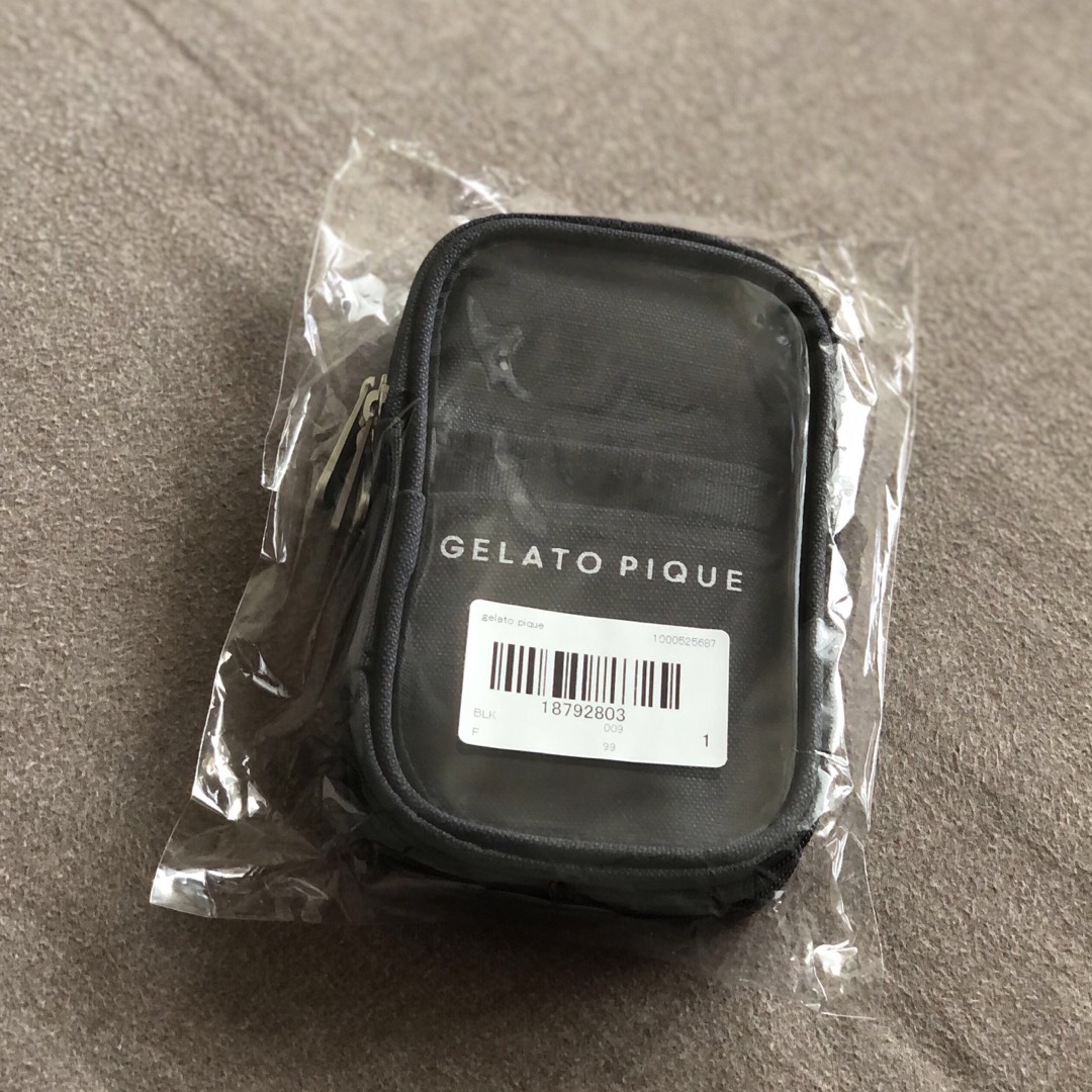 gelato pique(ジェラートピケ)のキャリーポーチ【gelato pique】ジェラートピケ・ブラック🖤カードケース エンタメ/ホビーのタレントグッズ(アイドルグッズ)の商品写真