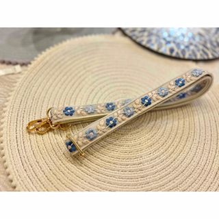 インド刺繍リボン　ショルダーストラップ(スマホストラップ/チャーム)