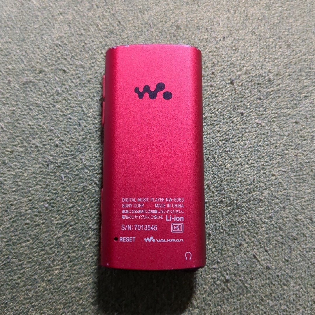 WALKMAN(ウォークマン)のソニー ウォークマン Eシリーズ NW-E063 レッド スマホ/家電/カメラのオーディオ機器(その他)の商品写真