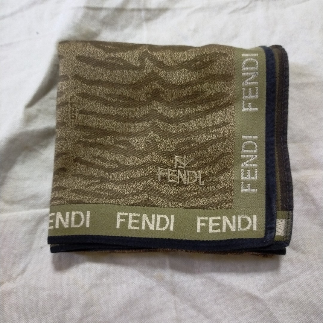 FENDI(フェンディ)のフェンディハンカチ　新品 レディースのファッション小物(ハンカチ)の商品写真