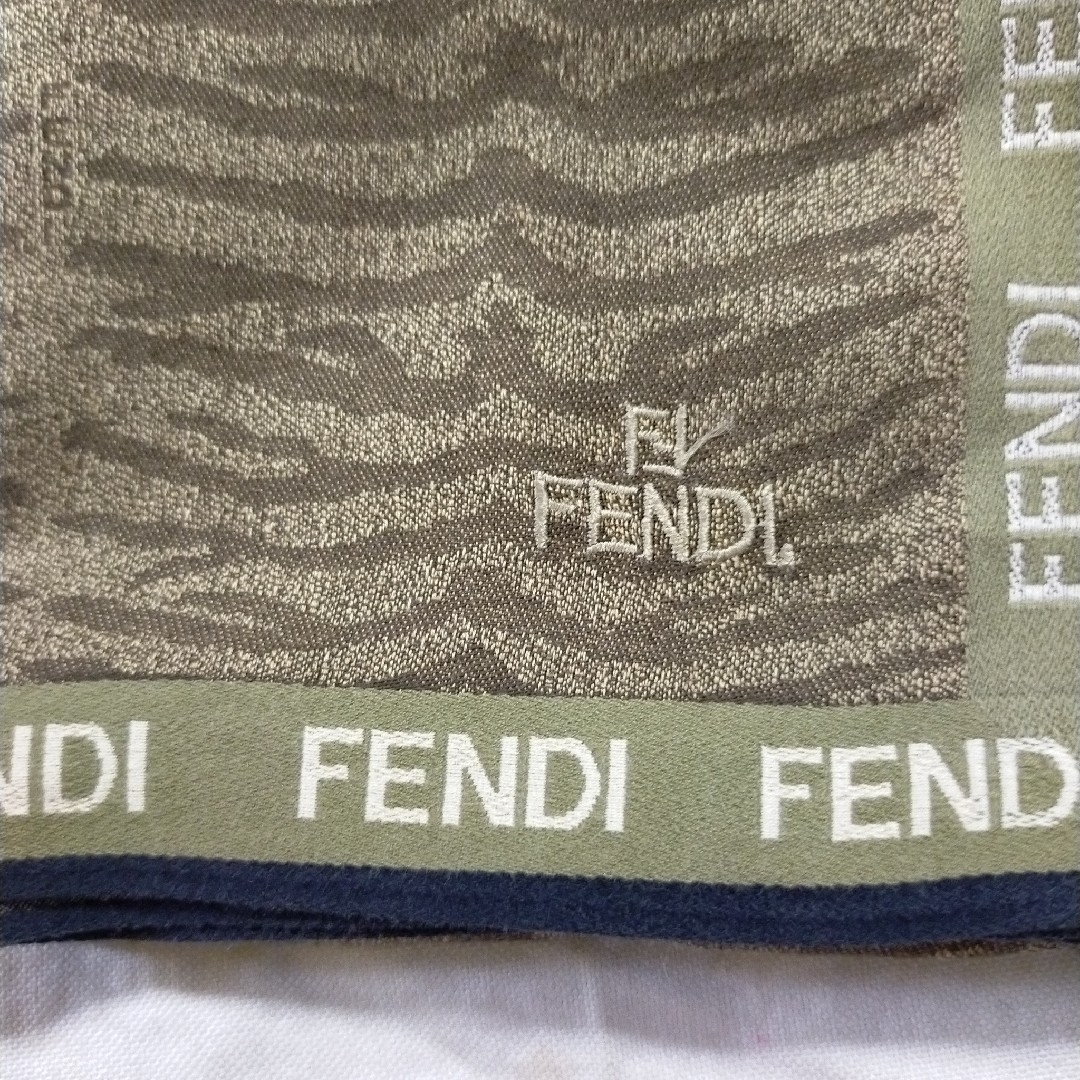 FENDI(フェンディ)のフェンディハンカチ　新品 レディースのファッション小物(ハンカチ)の商品写真