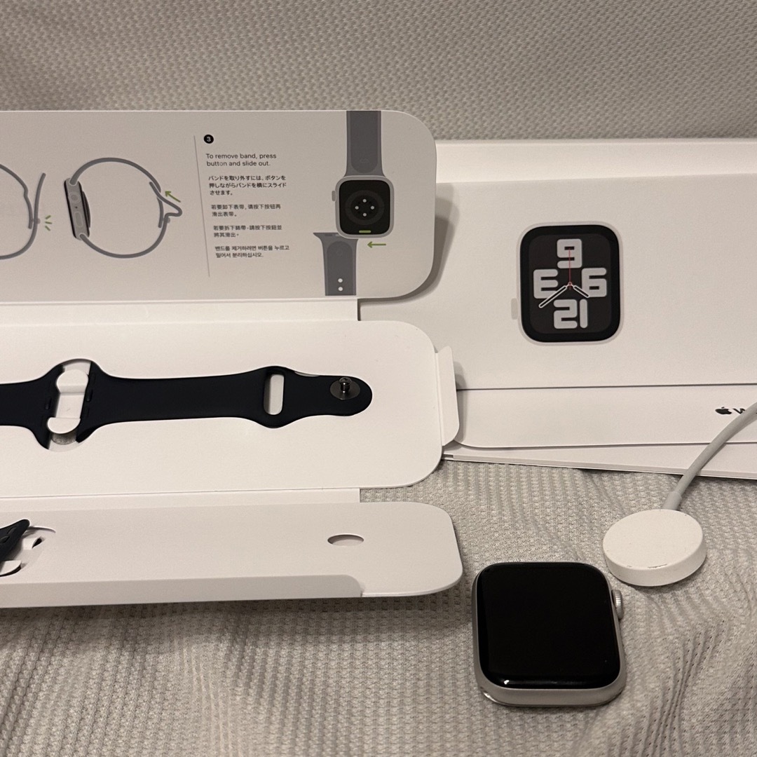 Apple Watch(アップルウォッチ)の【Apple Watch SE】GPSモデル32GBシルバー / 44mm メンズの時計(腕時計(デジタル))の商品写真