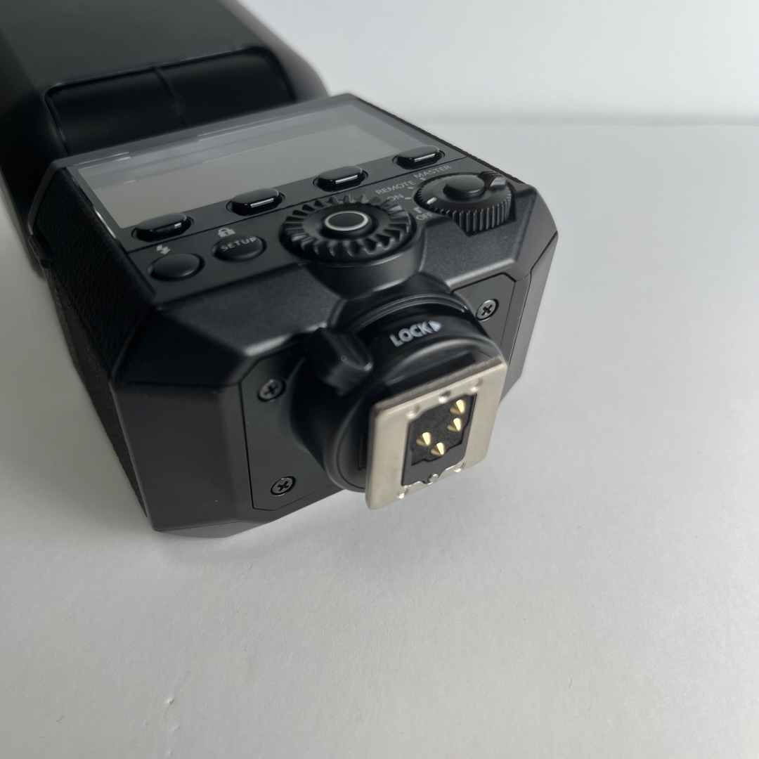 富士フイルム(フジフイルム)のFUJI FILM クリップオンフラッシュ EF-X500 スマホ/家電/カメラのカメラ(ストロボ/照明)の商品写真
