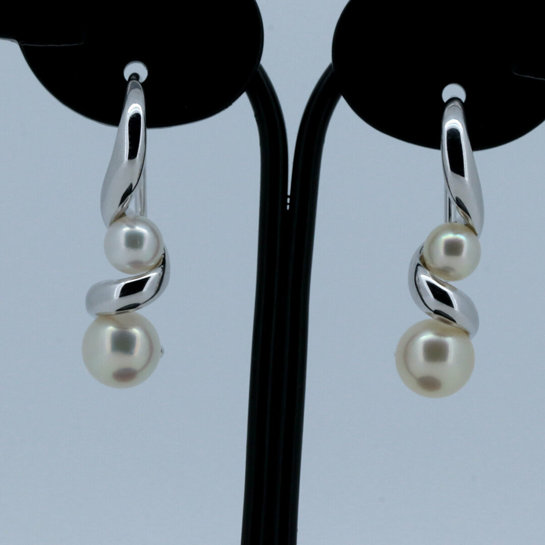 MIKIMOTO(ミキモト)の目立った傷や汚れなし ミキモト パール ピアス アメリカンフックタイプ K18WG(18金 ホワイトゴールド) レディースのアクセサリー(ピアス)の商品写真