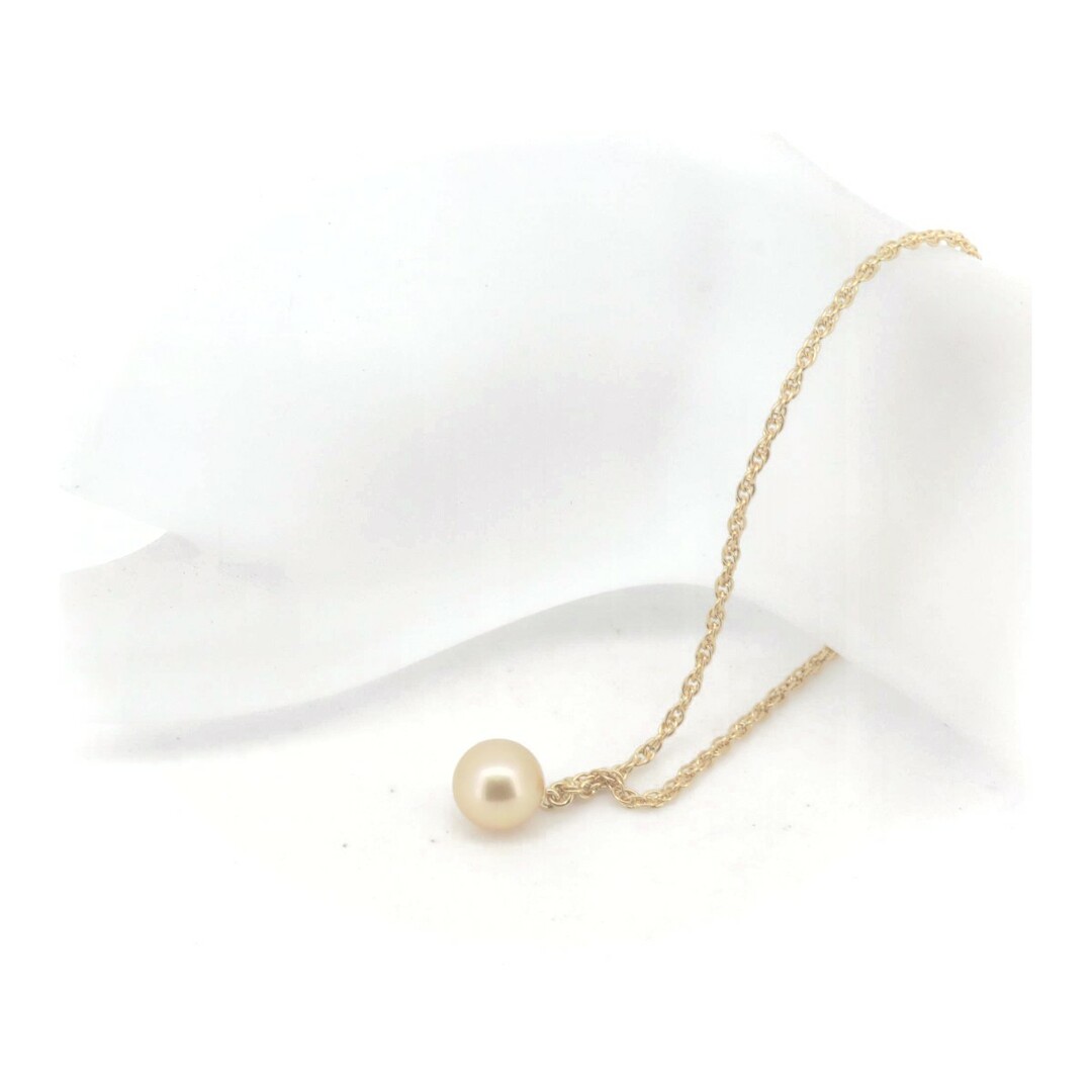 MIKIMOTO(ミキモト)の目立った傷や汚れなし ミキモト ゴールデンパール ブレスレット 7.7ミリ K18YG(18金 イエローゴールド) レディースのアクセサリー(ブレスレット/バングル)の商品写真