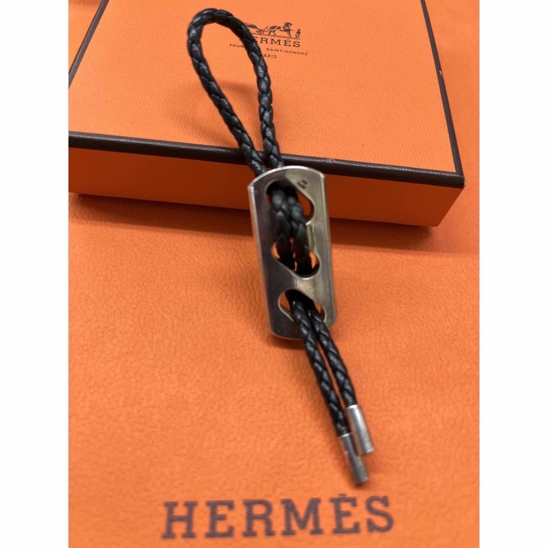 Hermes(エルメス)の希少価値！エルメスの激レア　シルバー925とブラックのキーホルダー　刻印 レディースのファッション小物(キーホルダー)の商品写真