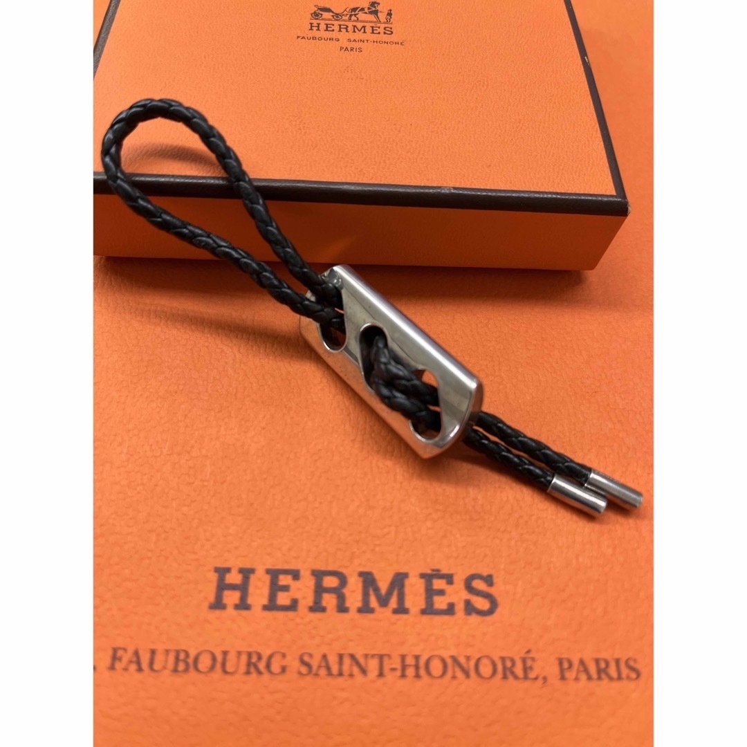 Hermes(エルメス)の希少価値！エルメスの激レア　シルバー925とブラックのキーホルダー　刻印 レディースのファッション小物(キーホルダー)の商品写真