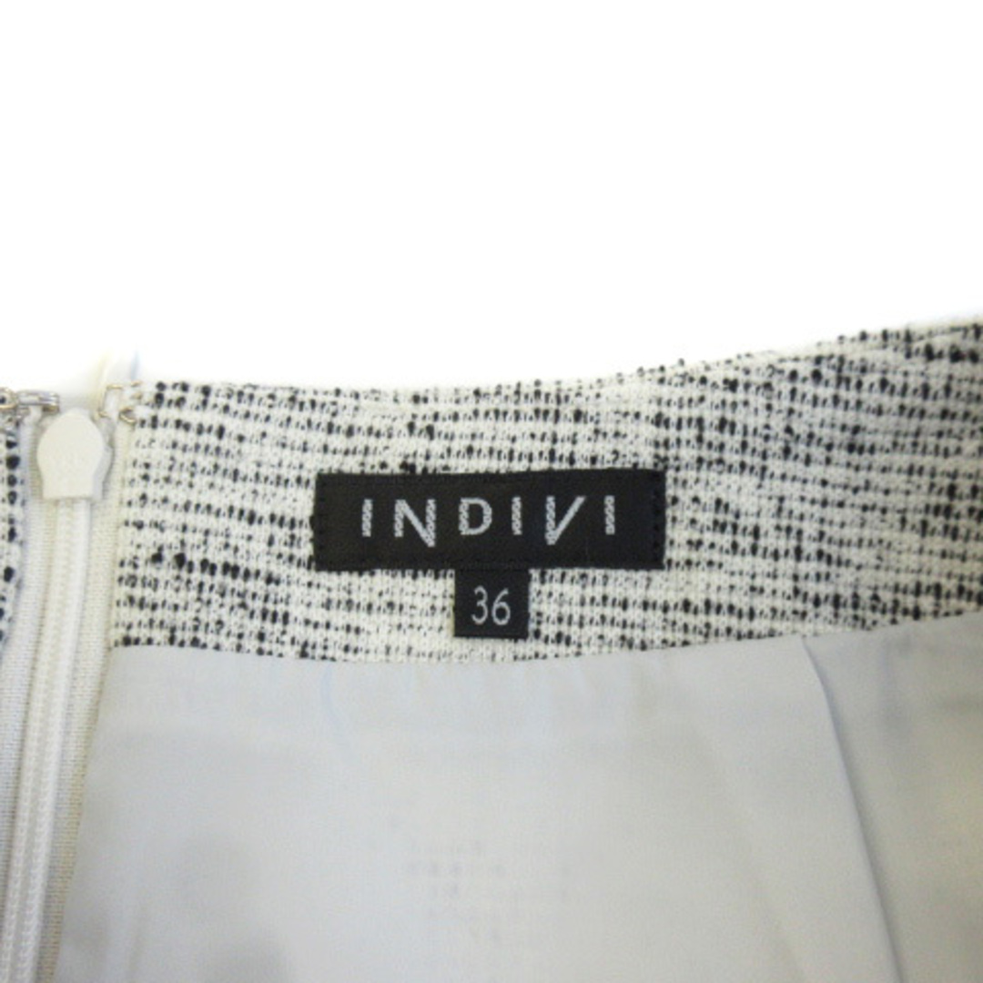 INDIVI(インディヴィ)のインディヴィ INDIVI スカート タイト ニット ストレッチ 36 白 レディースのスカート(ひざ丈スカート)の商品写真