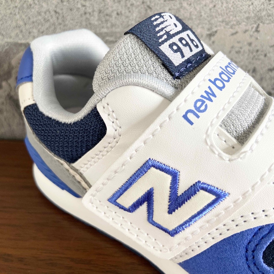 New Balance(ニューバランス)の【新品】14.5センチ ホワイト×ブルー ニューバランス スニーカー キッズ キッズ/ベビー/マタニティのキッズ靴/シューズ(15cm~)(スニーカー)の商品写真