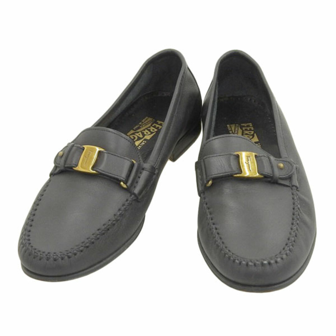 Ferragamo(フェラガモ)のフェラガモ Salvatore Ferragamo ヴァラ レザー ローファー ブラック size7EE Y02293 レディースの靴/シューズ(ローファー/革靴)の商品写真