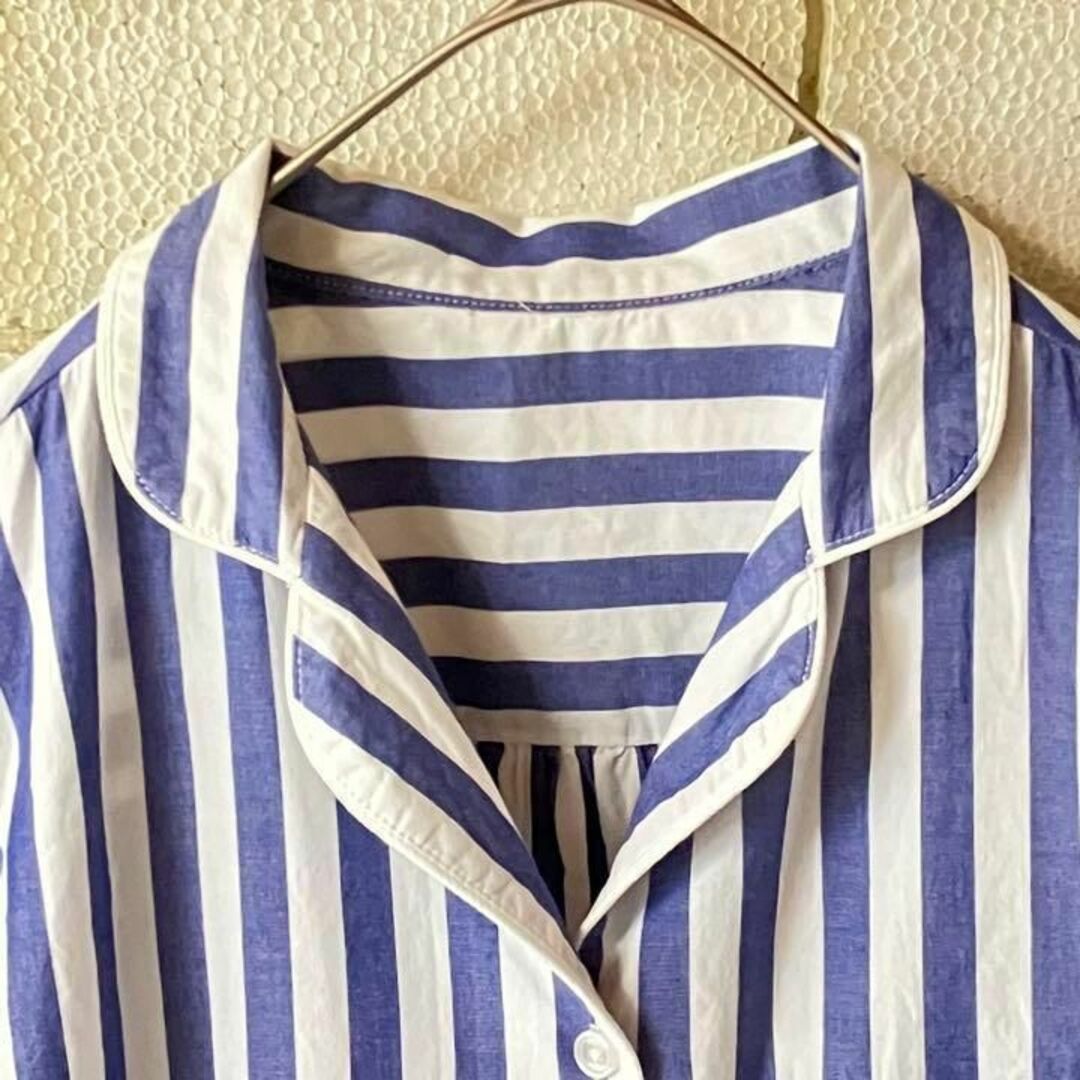 GU(ジーユー)の◆GUジーユー◆ストライプ　ショート丈コットンシャツ　白×紫　L　AC-210 レディースのトップス(シャツ/ブラウス(半袖/袖なし))の商品写真