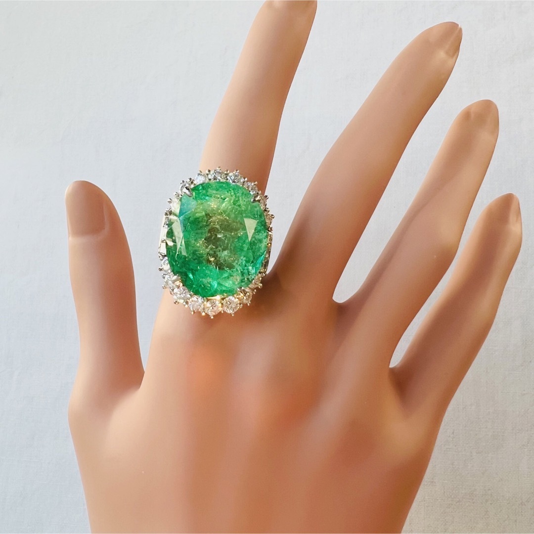 お宝出品☆PTエメラルドリングE:27.43ct D:3.281ct レディースのアクセサリー(リング(指輪))の商品写真