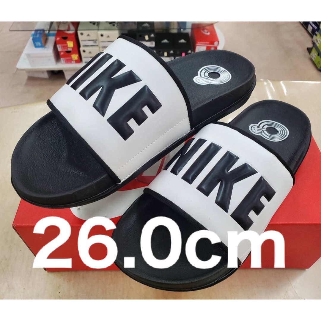 NIKE(ナイキ)のNIKEナイキ wmnsオフコートスライド 26.0cmメンズ シャワーサンダル メンズの靴/シューズ(サンダル)の商品写真