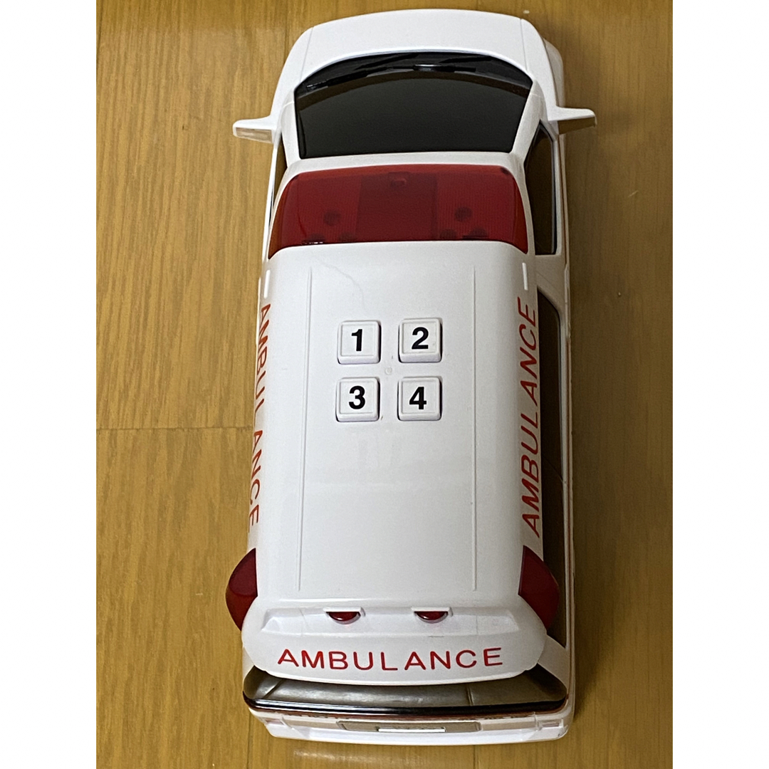 TOYCO(トイコー)のトイコー　エルグランド救急車 エンタメ/ホビーのおもちゃ/ぬいぐるみ(ミニカー)の商品写真