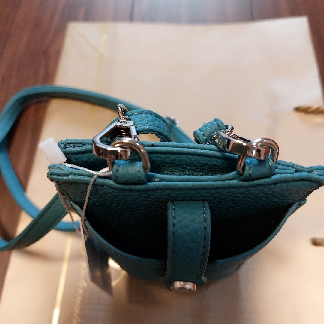 D.KELLY スマホショルダー ターコイズ レディースのバッグ(ショルダーバッグ)の商品写真