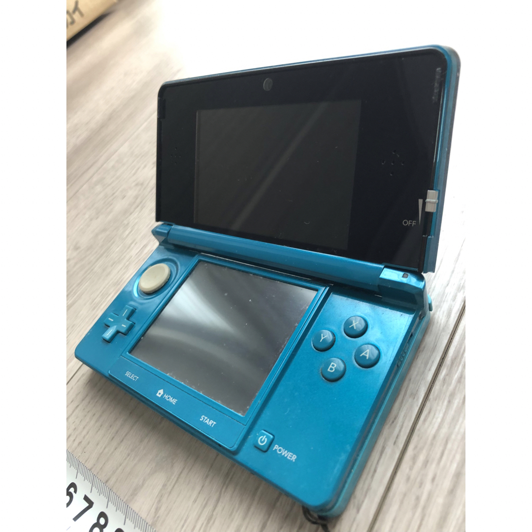 ニンテンドー3DS(ニンテンドー3DS)のNintendo ニンテンドー 3DS ライトブルー エンタメ/ホビーのゲームソフト/ゲーム機本体(携帯用ゲーム機本体)の商品写真