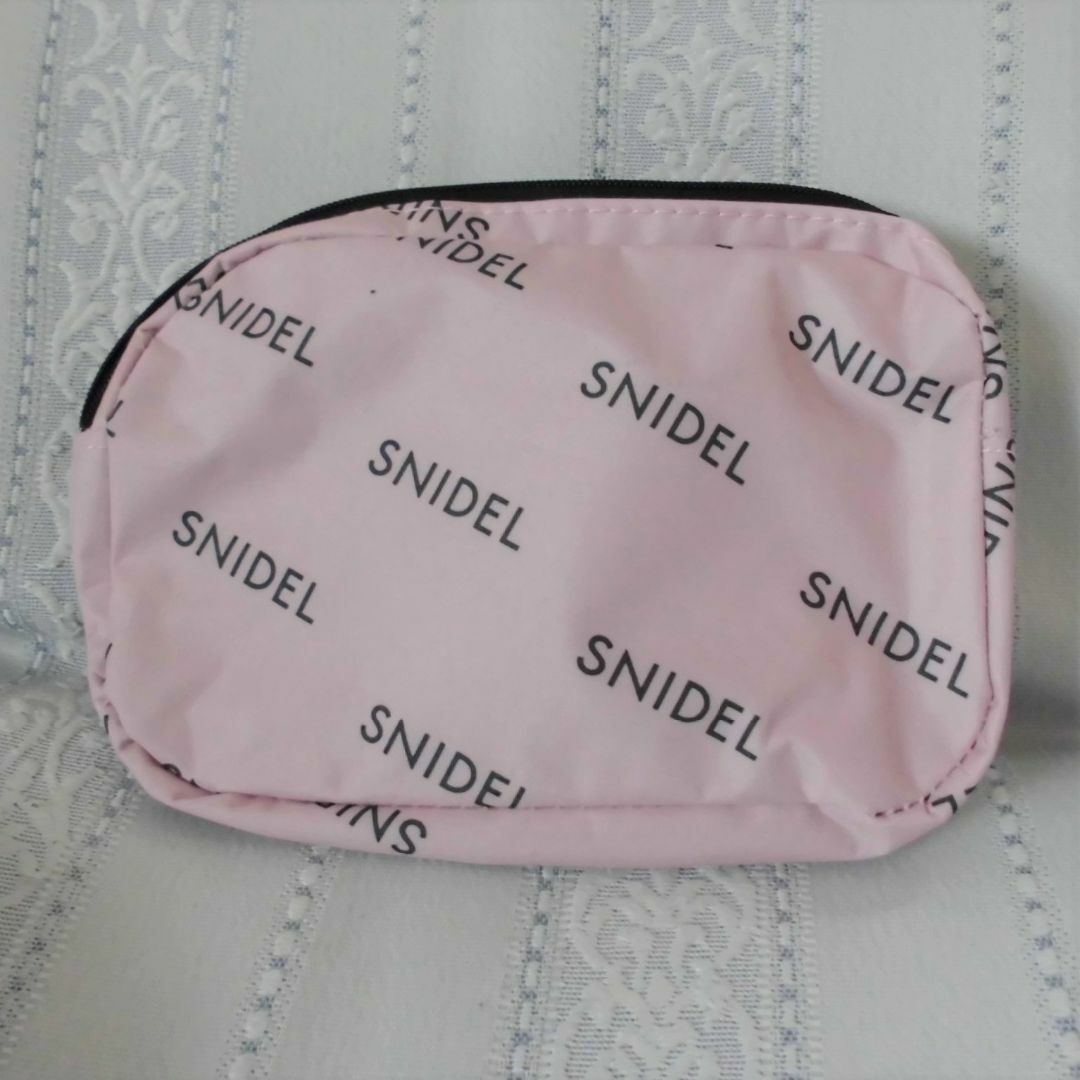 SNIDEL(スナイデル)の☆雑誌「sweet」付録♪ 「SNIDEL」のロゴポーチ（ピンク）☆ レディースのファッション小物(ポーチ)の商品写真