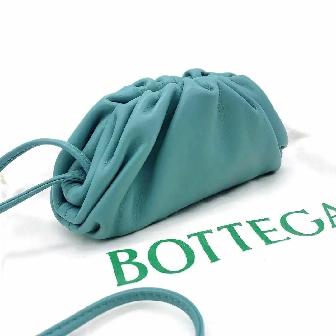 Bottega Veneta(ボッテガヴェネタ)のBOTTEGA VENETA ボッテガヴェネタ ショルダーポーチ 水色 レディースのバッグ(ボディバッグ/ウエストポーチ)の商品写真