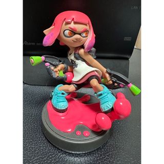 ニンテンドースイッチ(Nintendo Switch)のamiibo ガール【ネオンピンク】 (スプラトゥーンシリーズ)　 アミーボ(ゲームキャラクター)