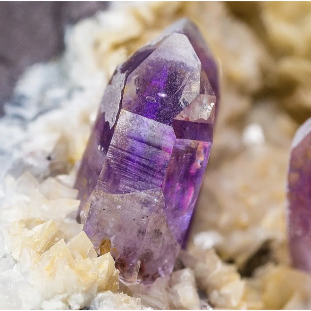 ナミビア エロンゴ アメシスト EC942 天然石 原石 鉱物標本 鉱石 紫水晶 | フリマアプリ ラクマ