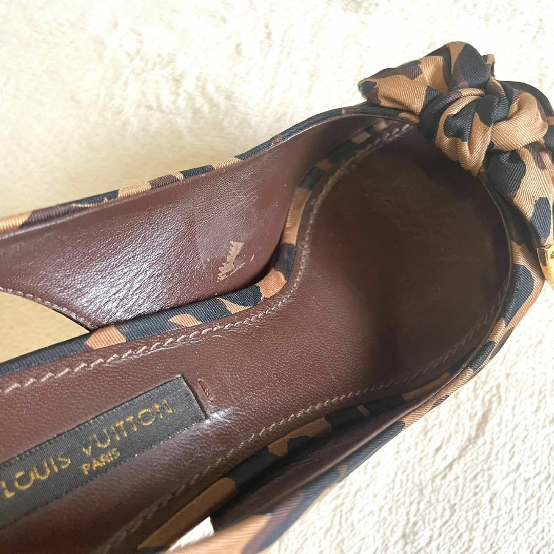 LOUIS VUITTON(ルイヴィトン)の美品 ルイヴィトン サンダル レオパード リボン コルク ウェッジソール 厚底 レディースの靴/シューズ(サンダル)の商品写真