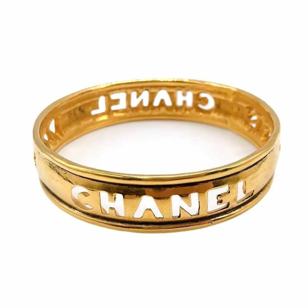 CHANEL - CHANEL シャネル ブレスレット ロゴ バングル ゴールド CHANEL - CHANEL シャネル ブレスレット ロゴ バングル ゴールド