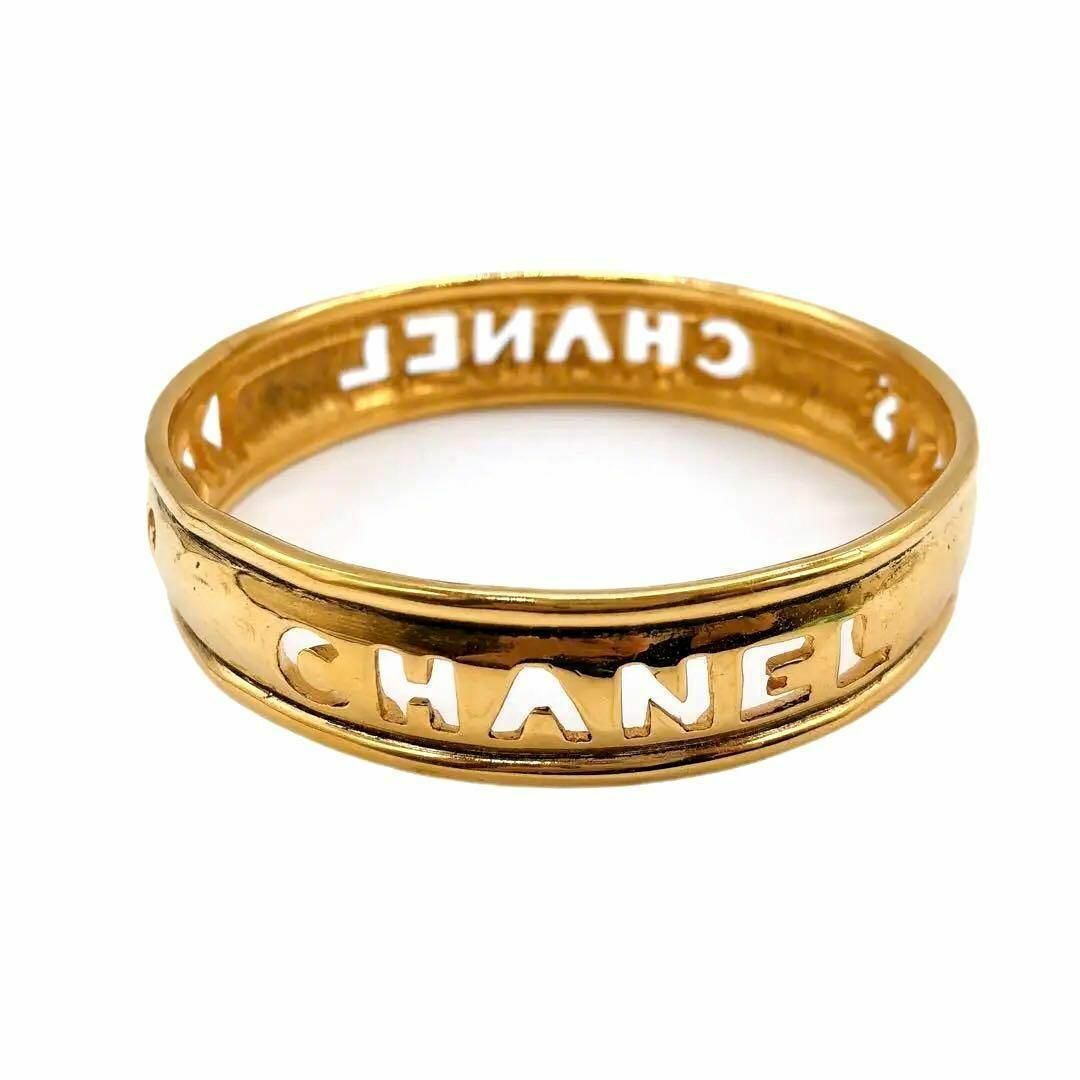 CHANEL シャネル ブレスレット ロゴ バングル ゴールドアクセサリー