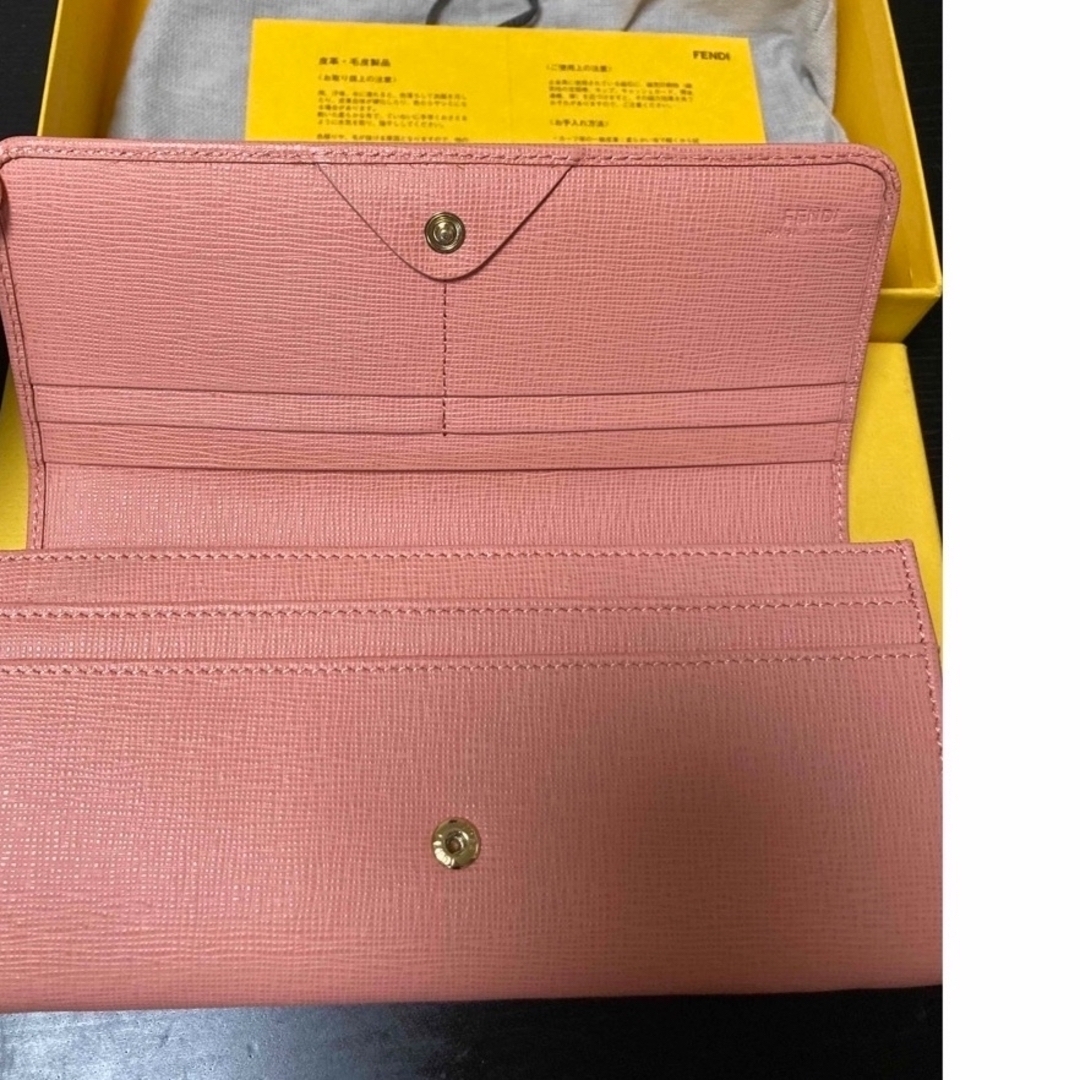 FENDI ピンクレザー長財布