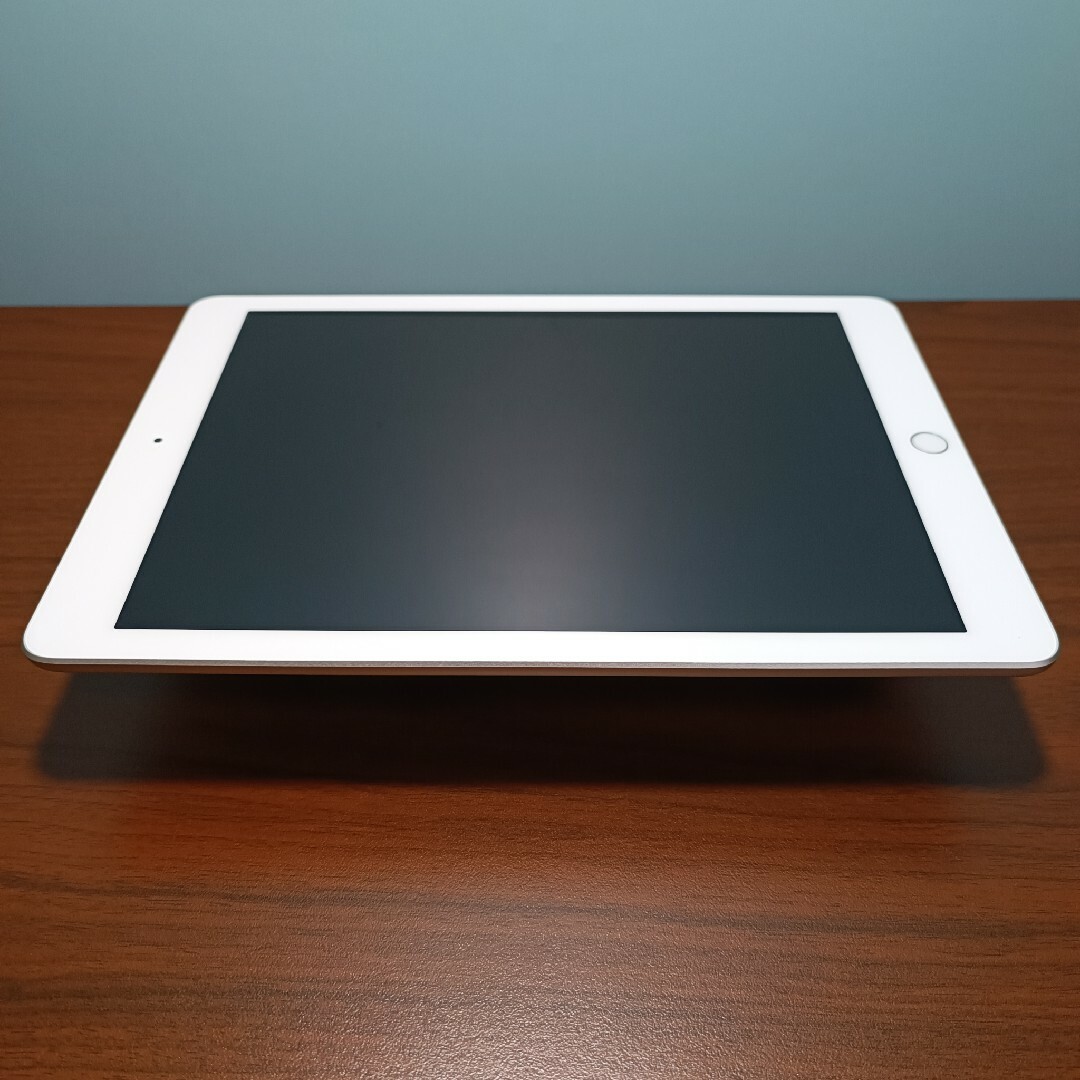 (美品) iPad 9.7 第6世代 Wifi 128GB キーボード付き 2