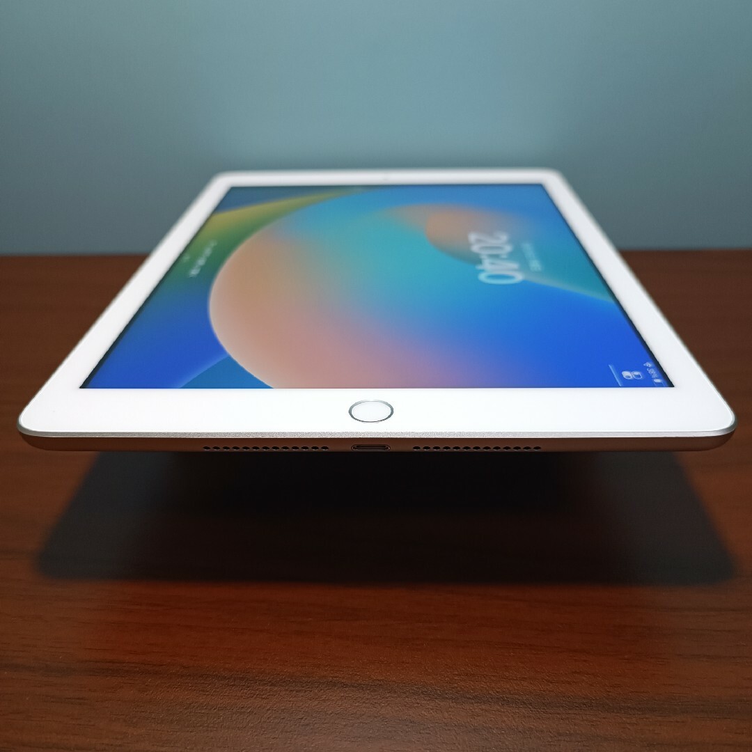 (美品) iPad 9.7 第6世代 Wifi 128GB キーボード付き 3