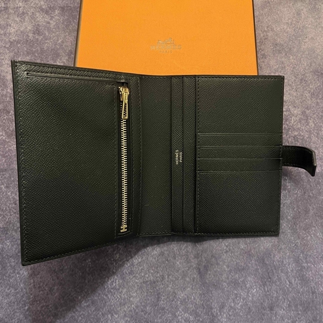 Hermes(エルメス)のエルメス べアンコンパクト ノアール ゴールド金具 レディースのファッション小物(財布)の商品写真