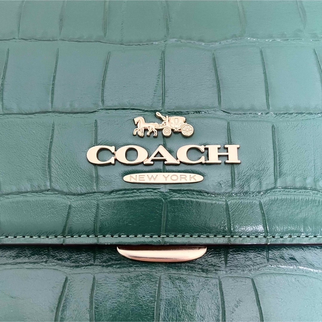 COACH(コーチ)のコーチ　ショルダーバッグ　型番65631 クロコ型押し　レザー　グリーン レディースのバッグ(ショルダーバッグ)の商品写真