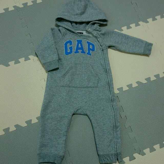 babyGAP(ベビーギャップ)のbabyGAP ロゴパーカー カバーオール キッズ/ベビー/マタニティのキッズ服男の子用(90cm~)(その他)の商品写真