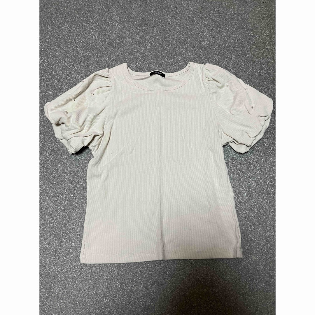 最終値下げ　パール付き　パフスリーブ　Tシャツ レディースのトップス(Tシャツ(半袖/袖なし))の商品写真