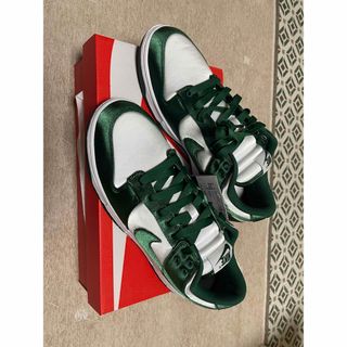 ナイキ(NIKE)のNIKE DUNK LOW (WHITE /TEAM GREEN) ダンクロー(スニーカー)