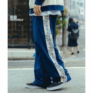 サブサエティ(Subciety)の【NAVY】VELOUR TRACK PANTS(その他)