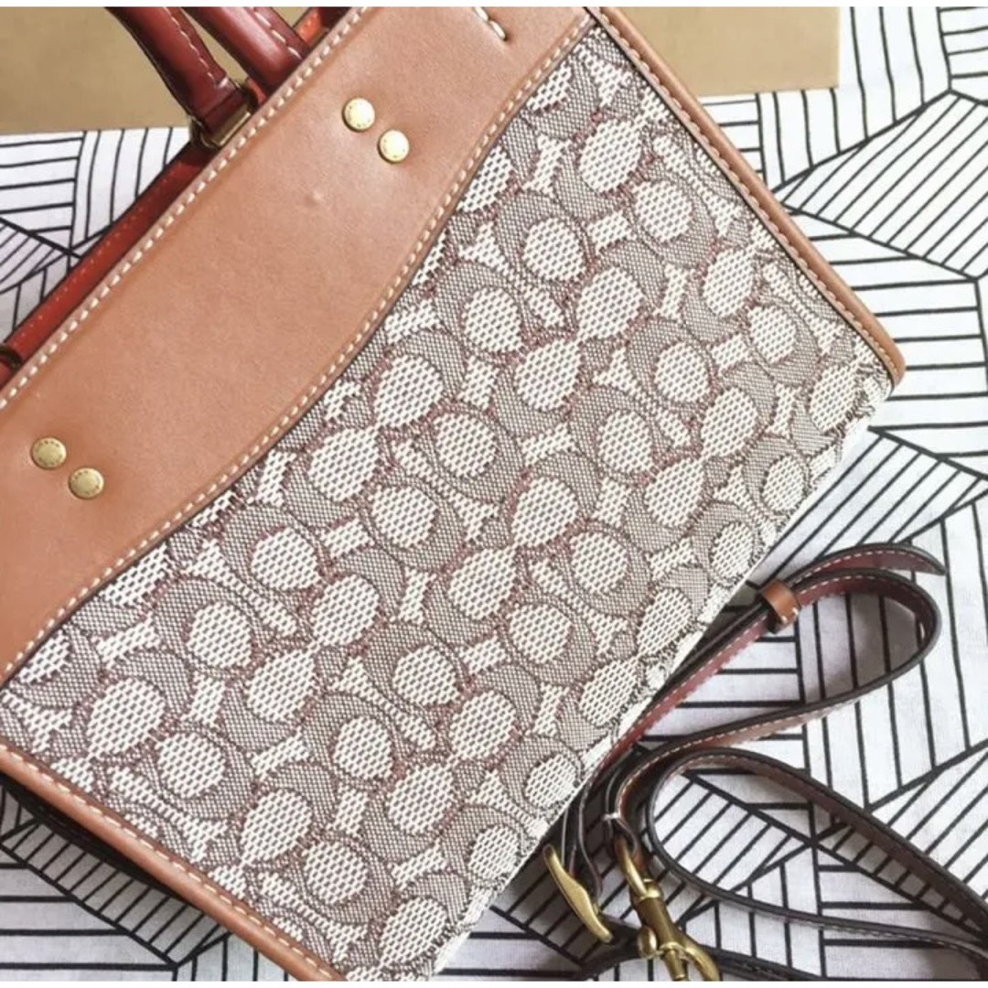 コーチCOACH ショルダーバッグ エンブロイダード エレファント モチーフ-