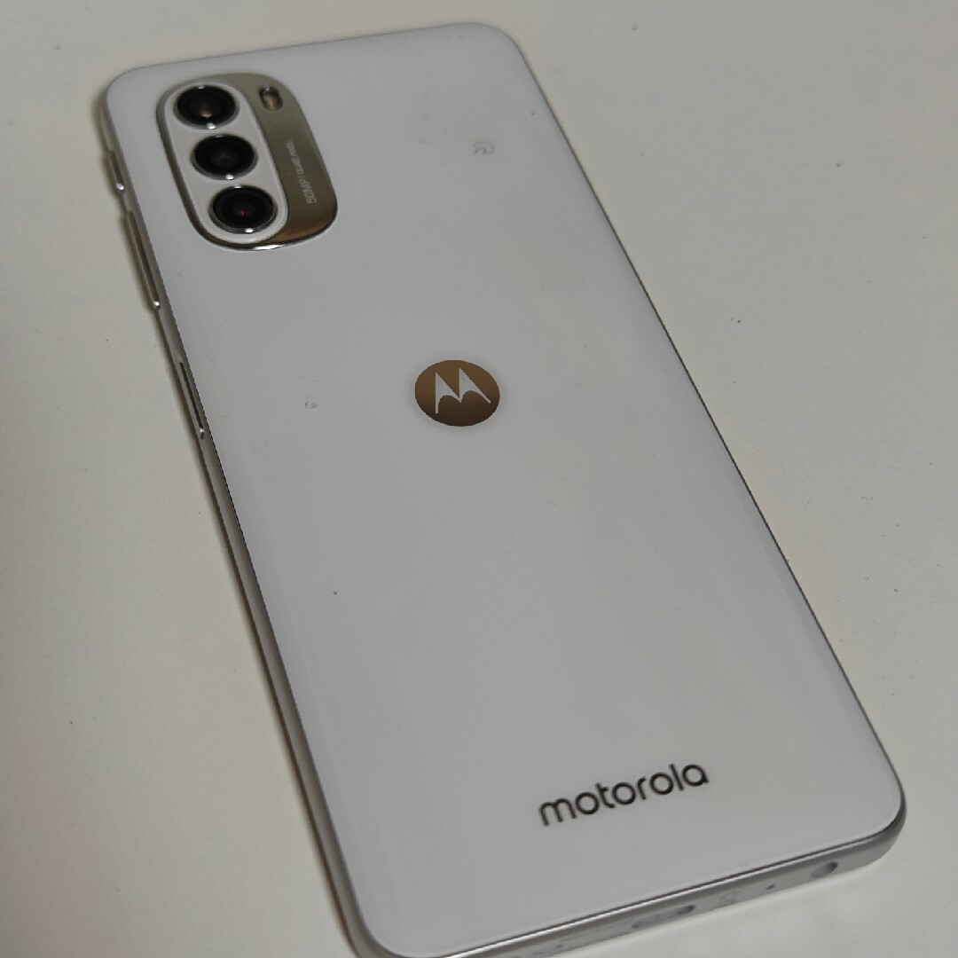 Motorola(モトローラ)のmoto g52j 5g 6/128GB パールホワイト スマホ/家電/カメラのスマートフォン/携帯電話(スマートフォン本体)の商品写真