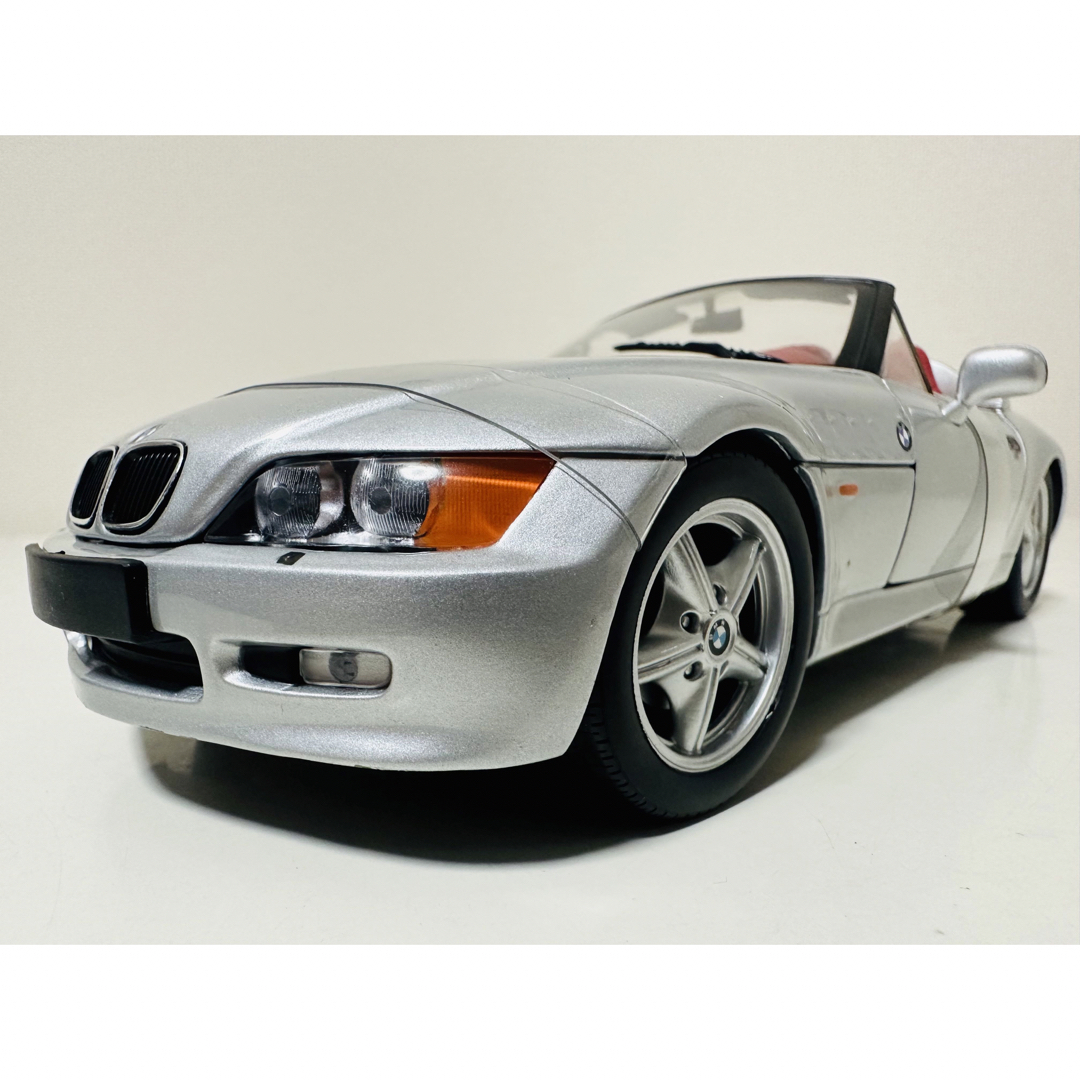 UTmodels/BMW Z3 RoadSterロードスター 1/18 絶版jada