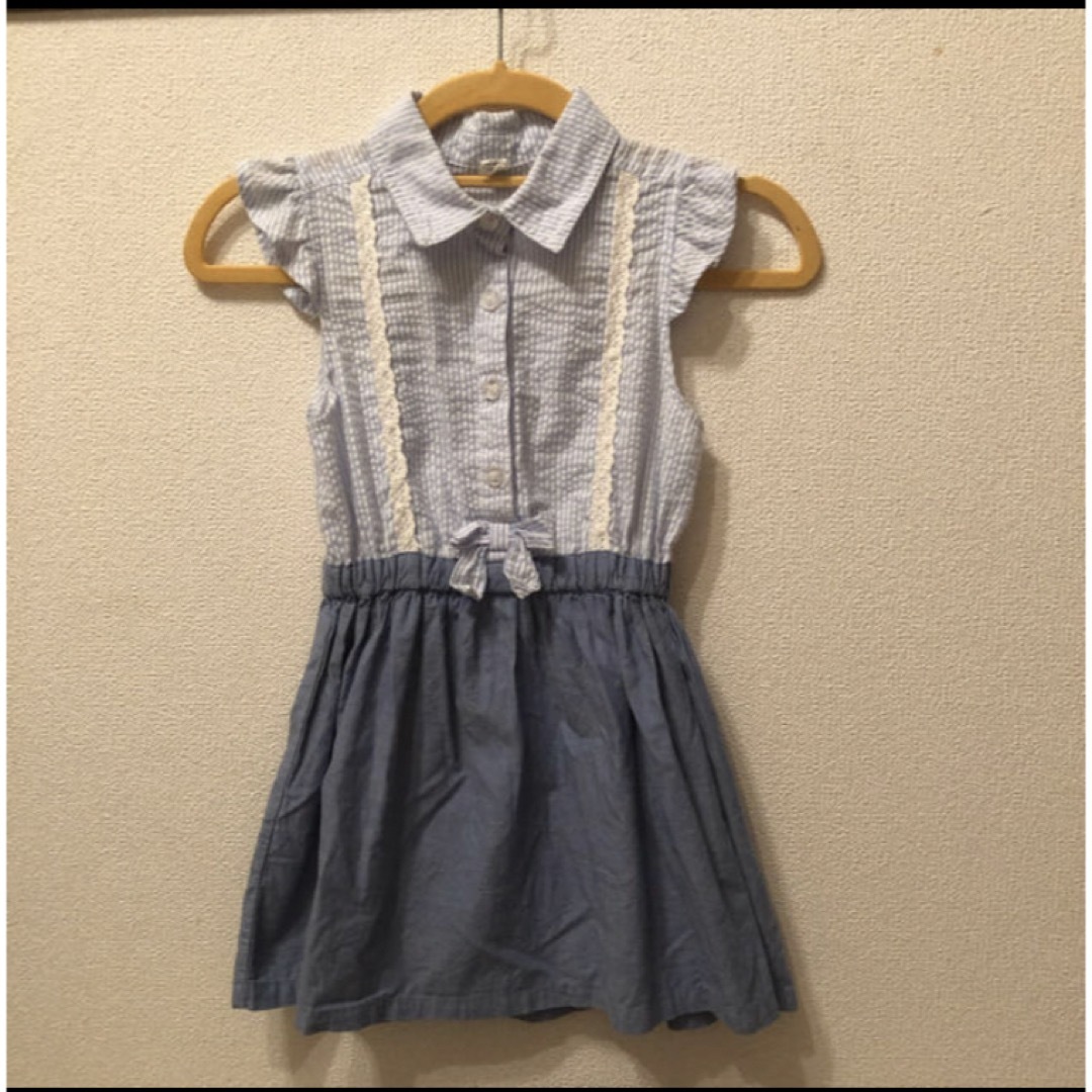 デニムワンピース☆リボン☆袖フリフリ120 小さめ キッズ/ベビー/マタニティのキッズ服女の子用(90cm~)(ワンピース)の商品写真