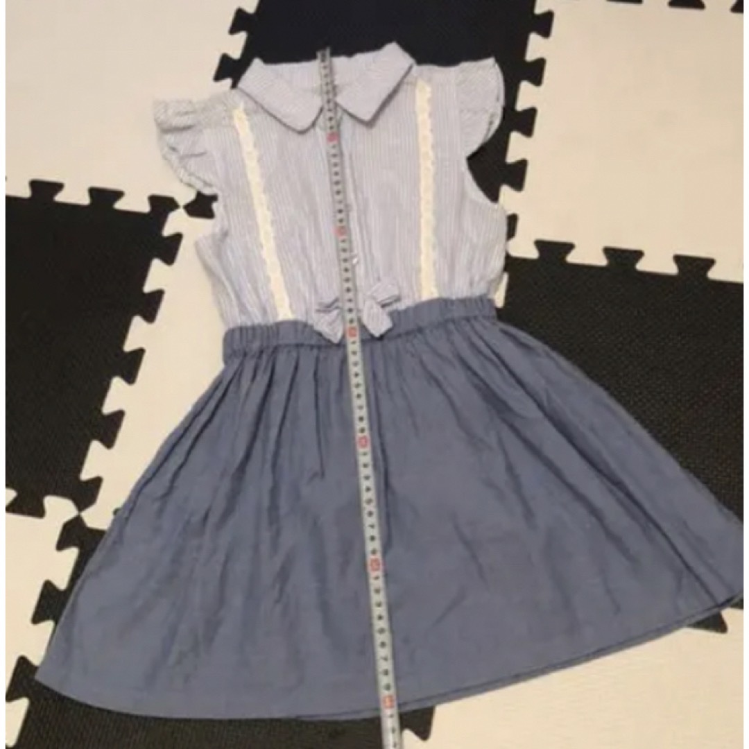 デニムワンピース☆リボン☆袖フリフリ120 小さめ キッズ/ベビー/マタニティのキッズ服女の子用(90cm~)(ワンピース)の商品写真